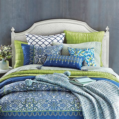 bloomingdale's bedding clearance.